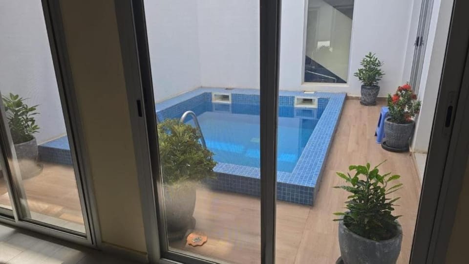 Swimming pool