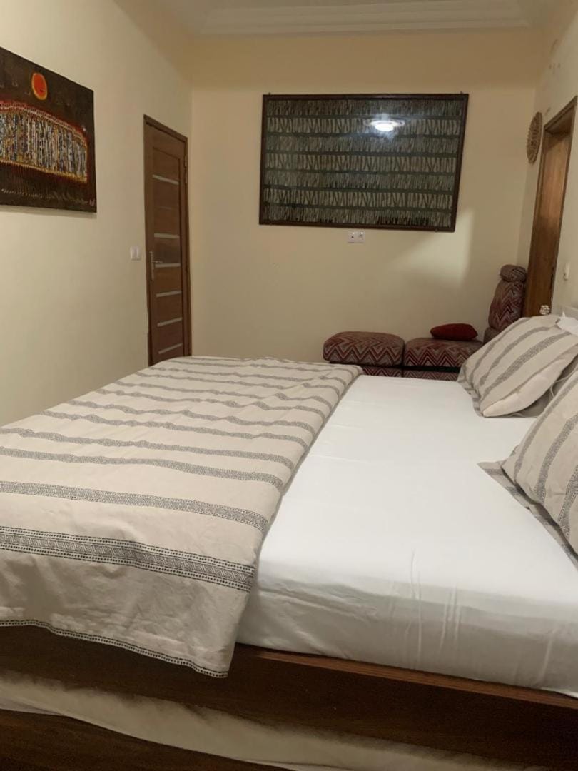 Appartement 1er etage à Bambilor cité bicis, non loin du Lac Rose, de Diamniadio et de l'aéroport Blaise Diagne Apartment in Dakar Region, Senegal