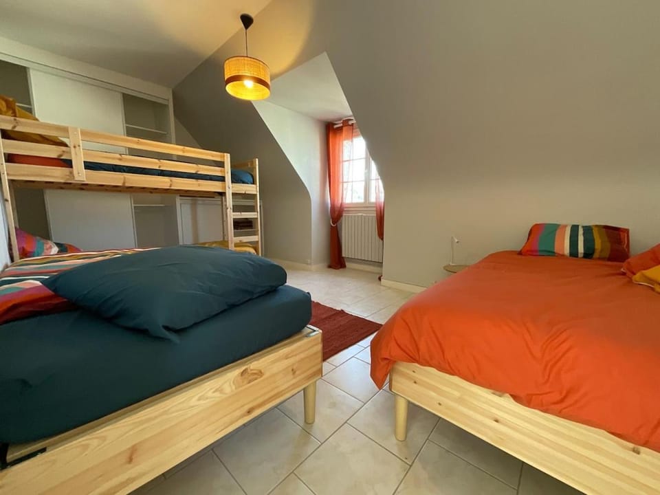 Bed, Photo of the whole room, Bedroom, bunk bed