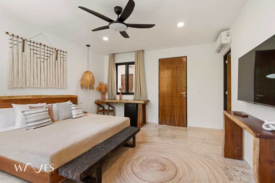 Bed, TV and multimedia, Bedroom, air conditioner