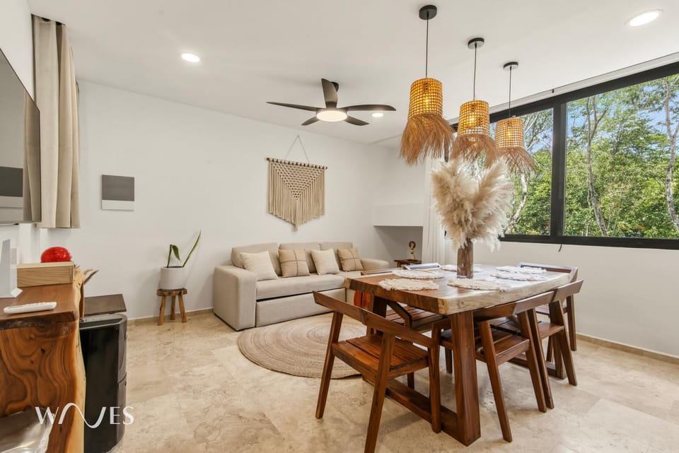Living room, Dining area