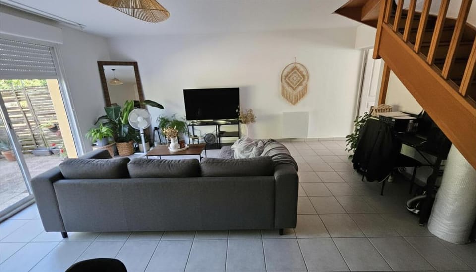 Communal lounge/ TV room, TV and multimedia, Living room, Seating area