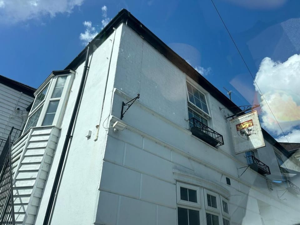 ST1 - En-suite Room Canterbury Parking, Contractor Apartment in Canterbury