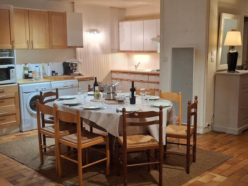 Appartement lumineux avec balcon - 8 pers. - FR-1-549-167 Apartment in Provence