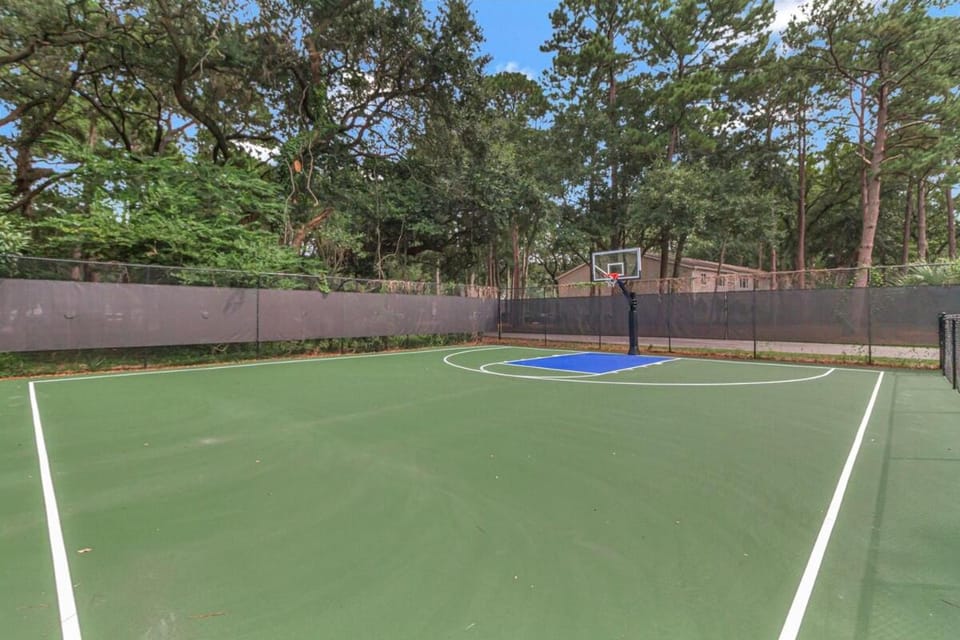 Joy, Relaxation & Style-2bd pet-friendly with parking Villa in Hilton Head Island
