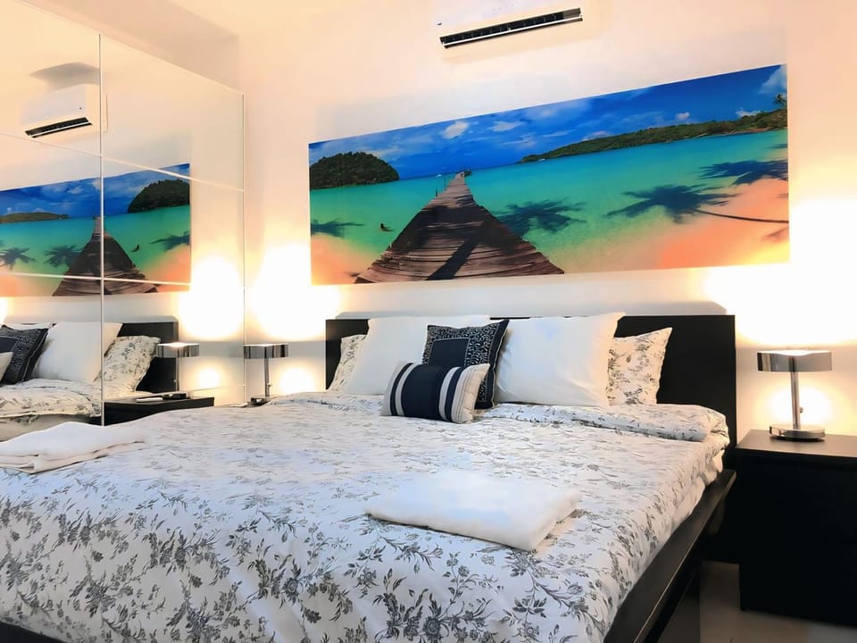 Bed, Photo of the whole room, Bedroom, towels, wardrobe, air conditioner
