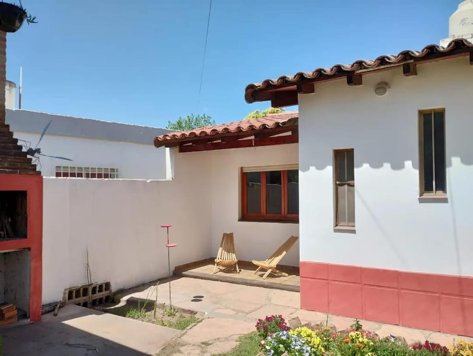 Eluney Temporary rental house in La Falda, Córdoba House in La Falda