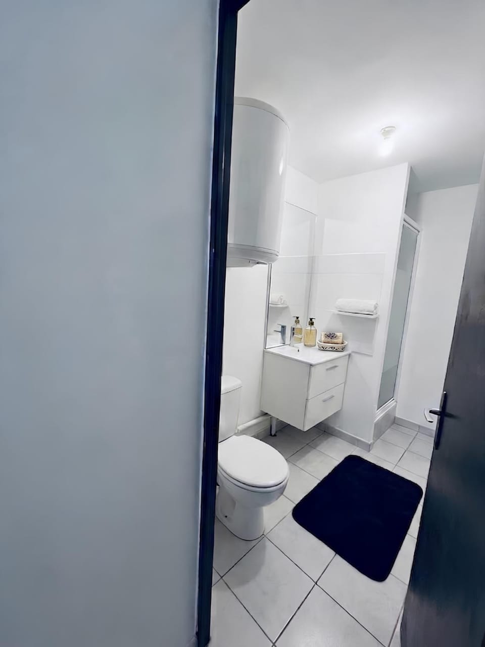 Shower, Toilet, Bathroom