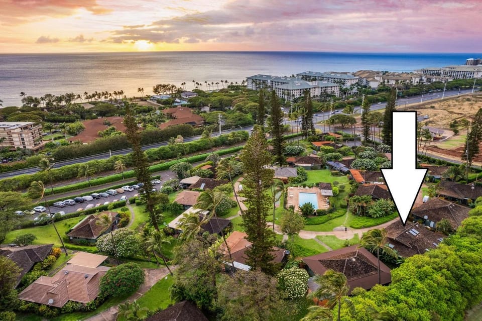 2BR West Maui condo with pool, patio, AC, and full kitchen -ICC 4 House in Kaanapali