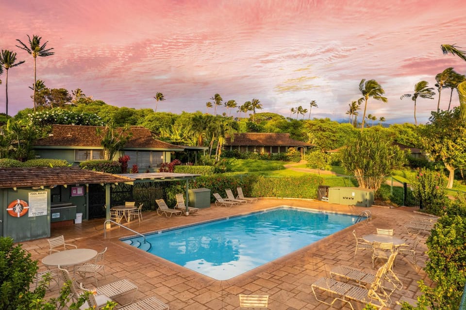 2BR West Maui condo with pool, patio, AC, and full kitchen -ICC 4 House in Kaanapali