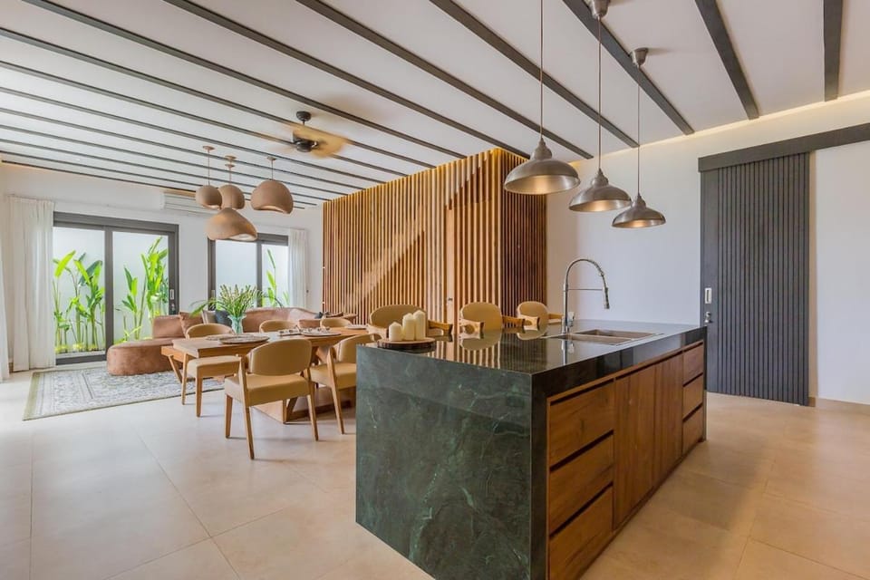 Stunning Modern 3BR Villa with Private Pool House in North Kuta