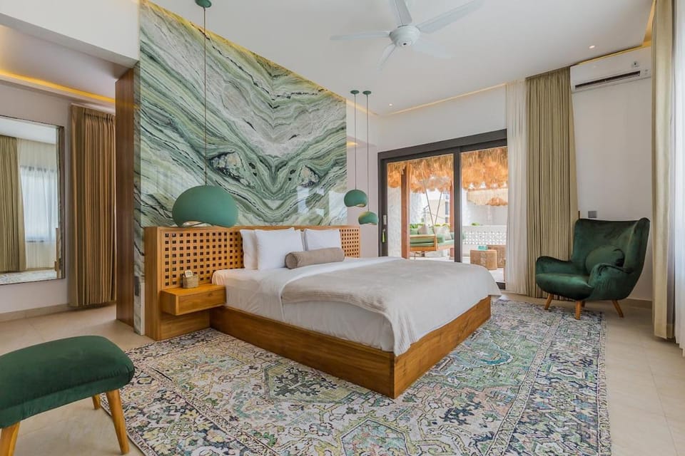 Stunning Modern 3BR Villa with Private Pool House in North Kuta