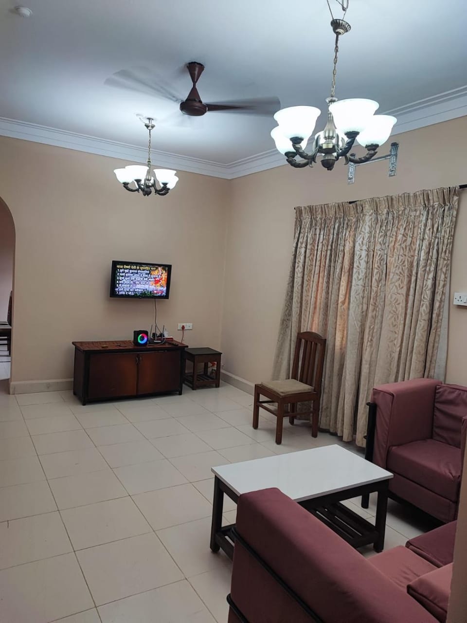 Communal lounge/ TV room, TV and multimedia, Living room, Seating area, Dining area, Evening entertainment, fireplace