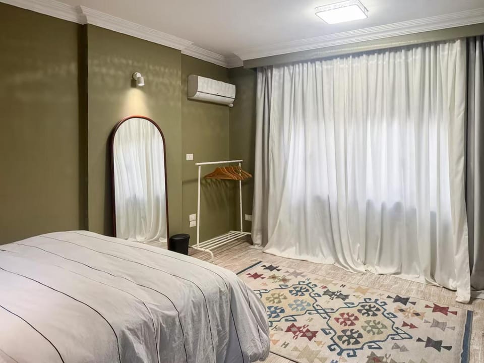 Photo of the whole room, Bedroom