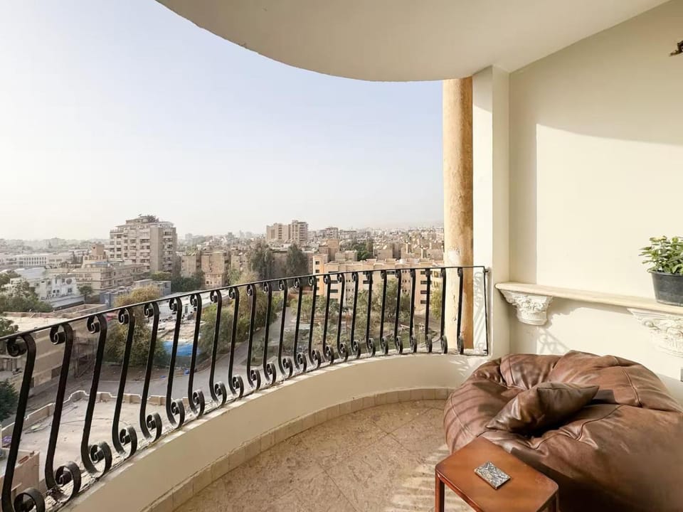 View (from property/room), Balcony/Terrace, City view