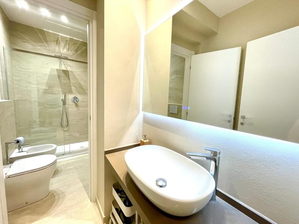 Central Emerald Suite Brera & Porta Nuova Apartment in Milan