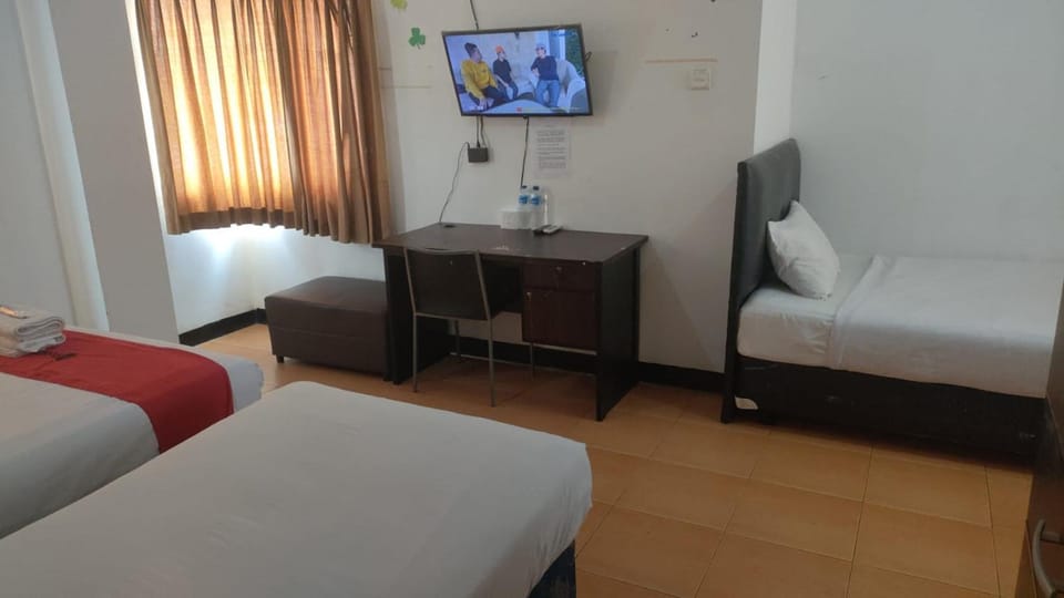 Cozzy Residence Cipedes Bandung Hotel in Parongpong