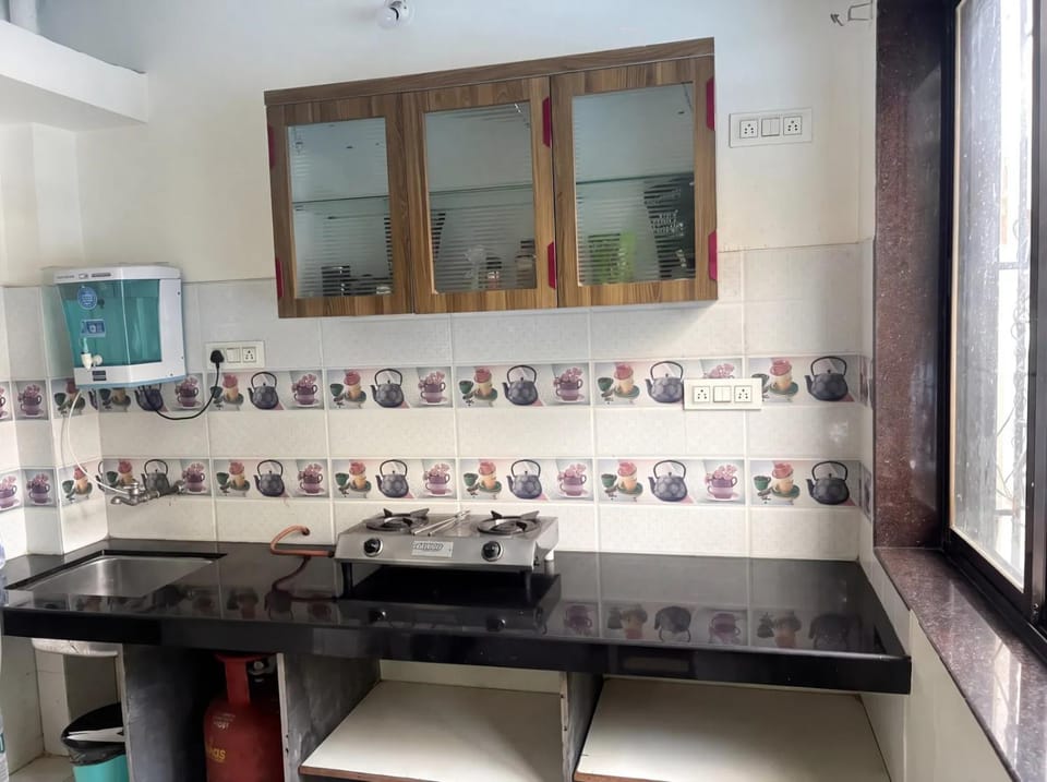 Salona guest house kandivali-Cozy 2-Room Suite Apartment in Mumbai