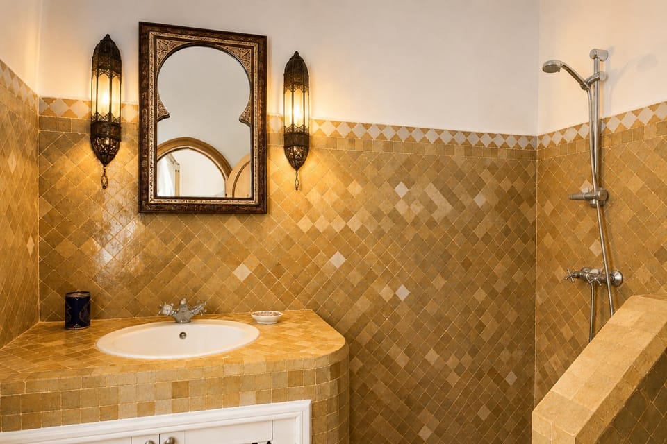 Shower, Bathroom, towels