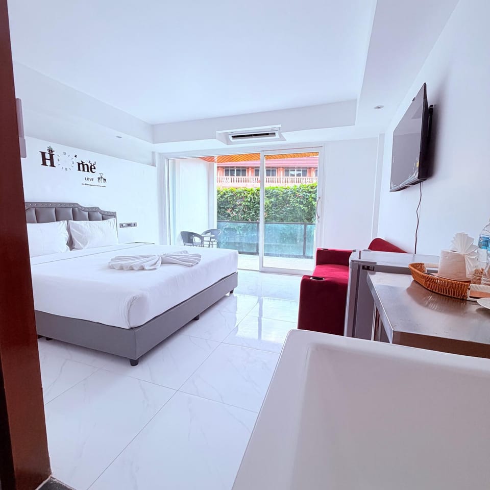 Karon Place ONE Hotel in Phuket