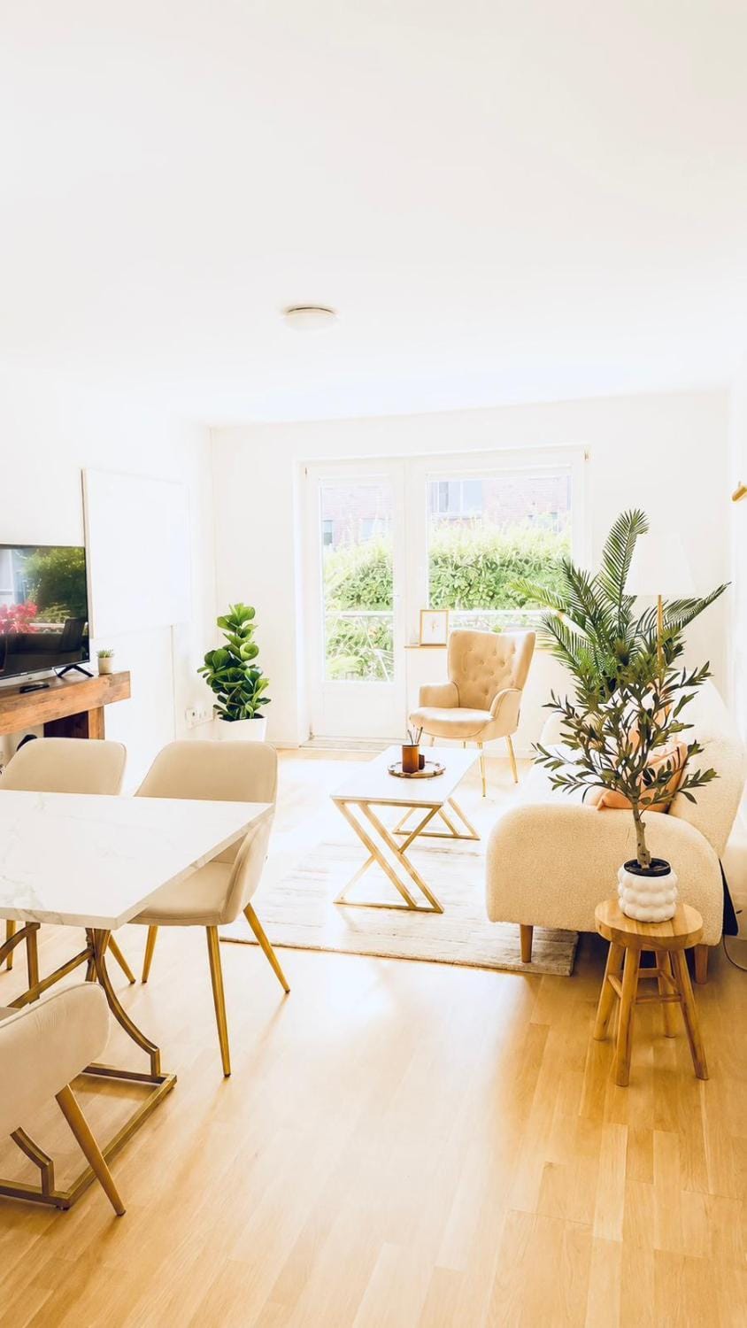 Living room, Dining area