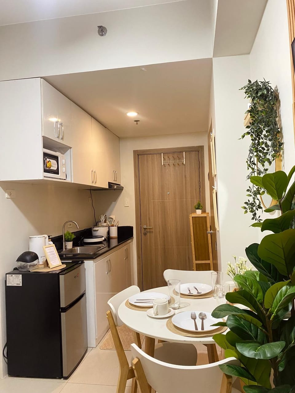 Casa Nathalia 2BR Deluxe Condo Staycation Apartment in Las Pinas