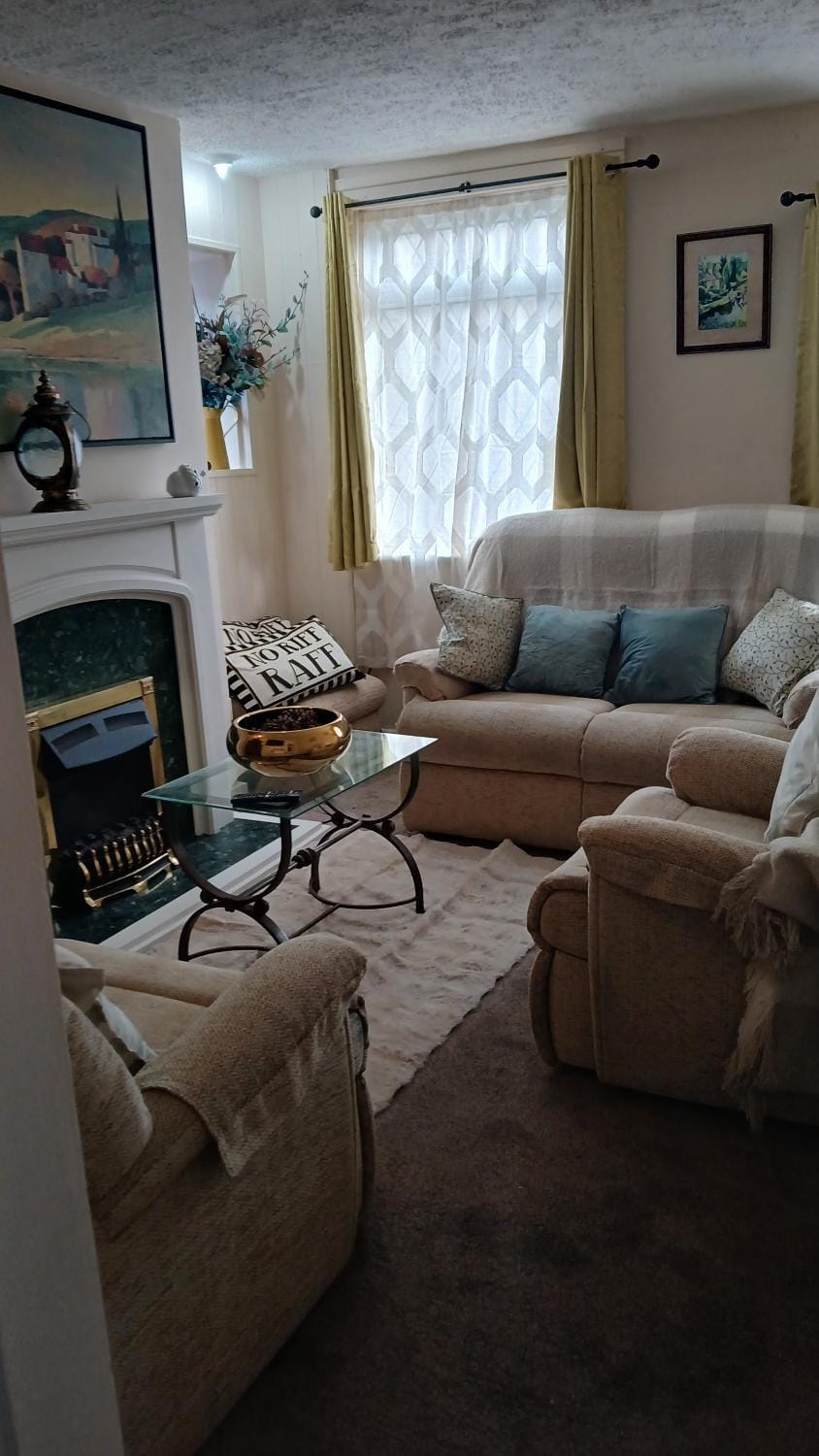 Living room, Seating area