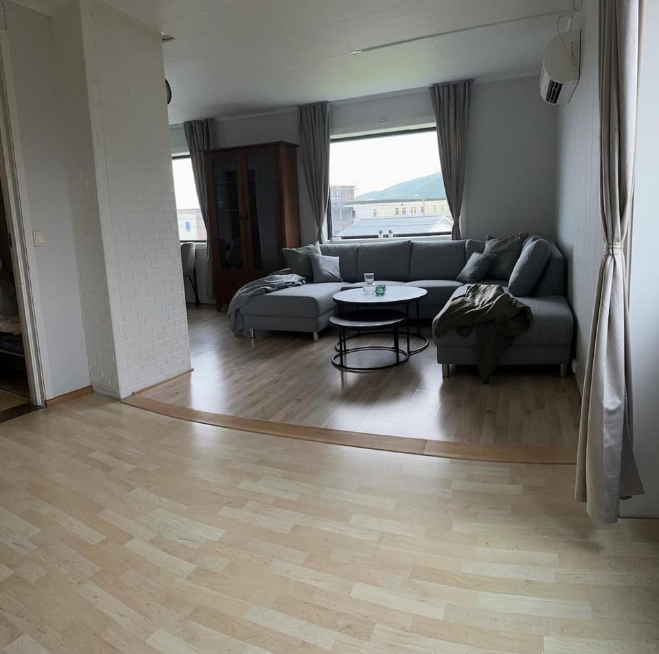 Stay in the middle of Botnhamn, 4 bedrooms, 8 guests House in Nordland, Norway