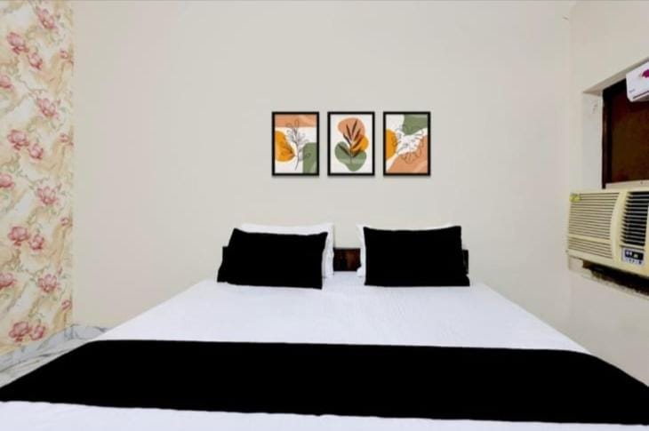 Hotel Dev Inn Apartment in India