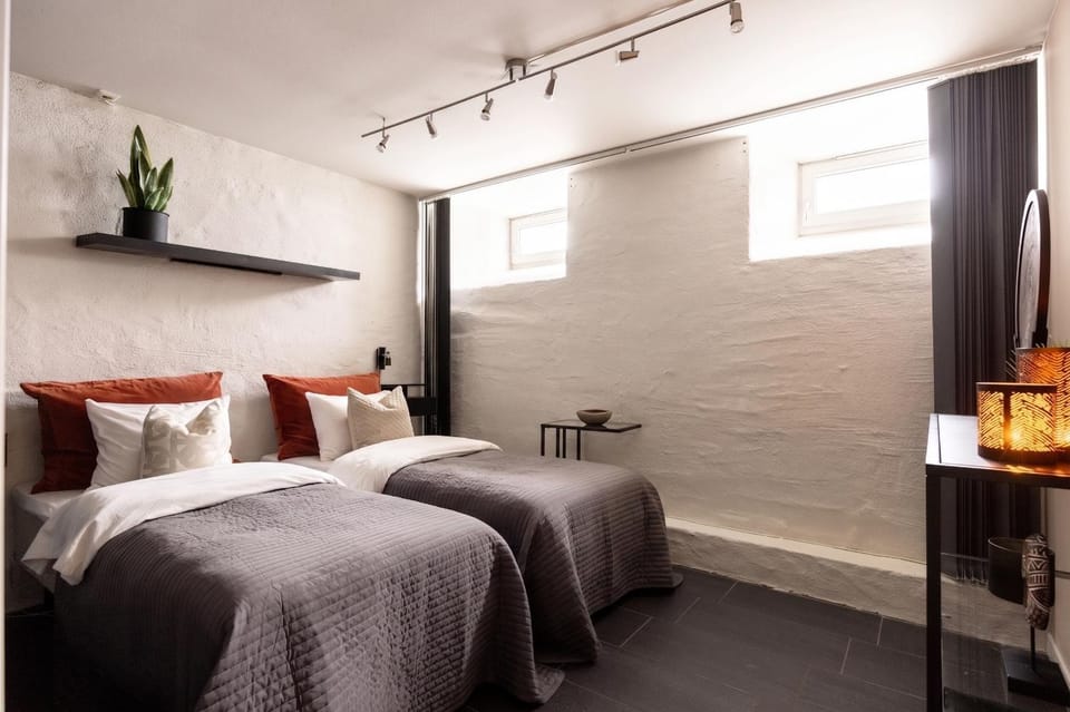 Large classical 4BR by the Royal Palace at Frogner Apartment in Oslo
