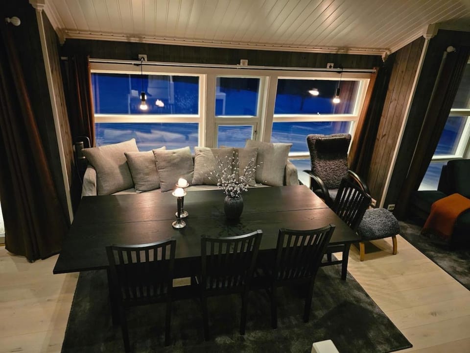 Hytte med jacuzzi i nordlysbyen Alta House in Troms Og Finnmark