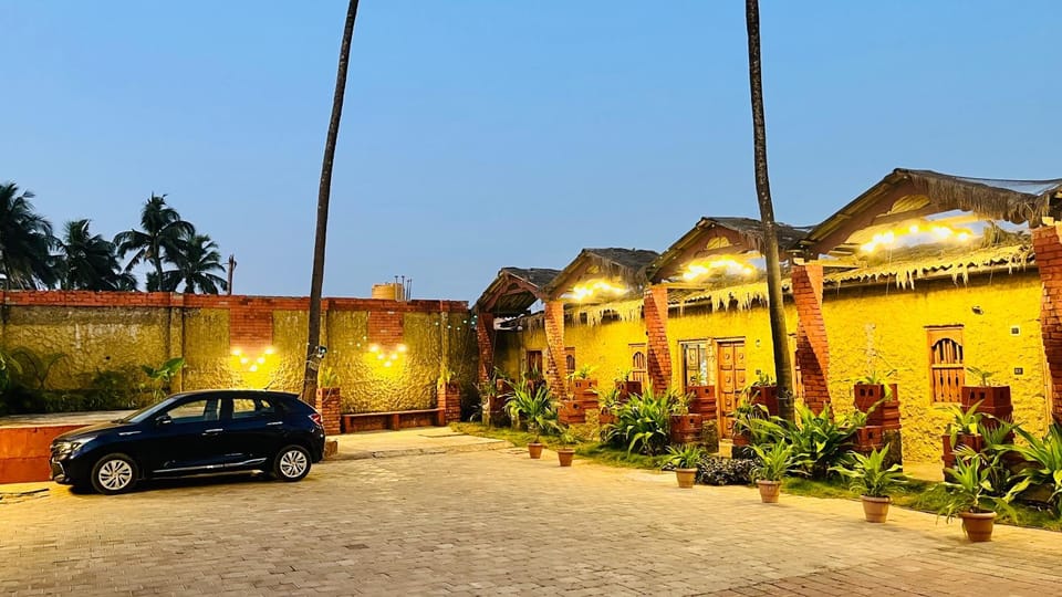 Property building, Spring, Day, Garden, Garden view, Parking