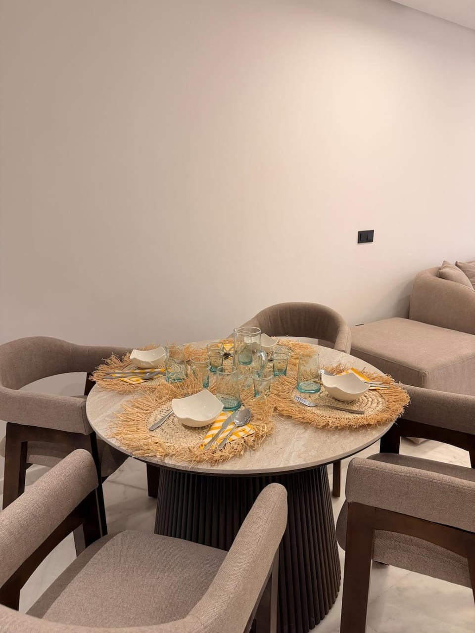 Living room, Seating area, Dining area