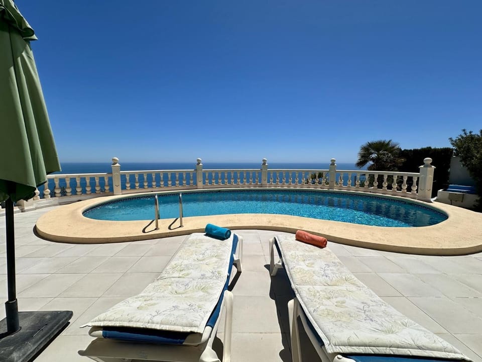 Balcony/Terrace, Sea view, Swimming pool