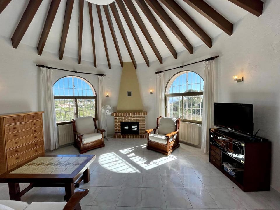 TV and multimedia, Living room, Dining area