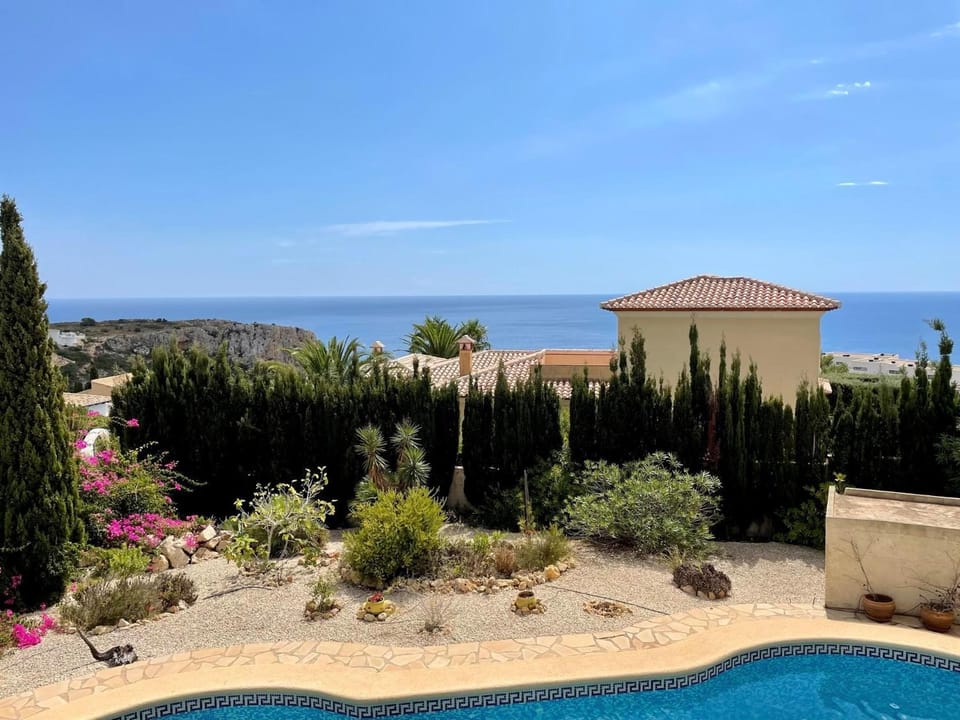 Garden, Sea view