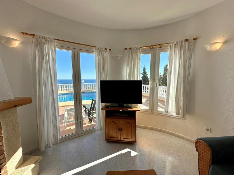 TV and multimedia, Living room, Sea view
