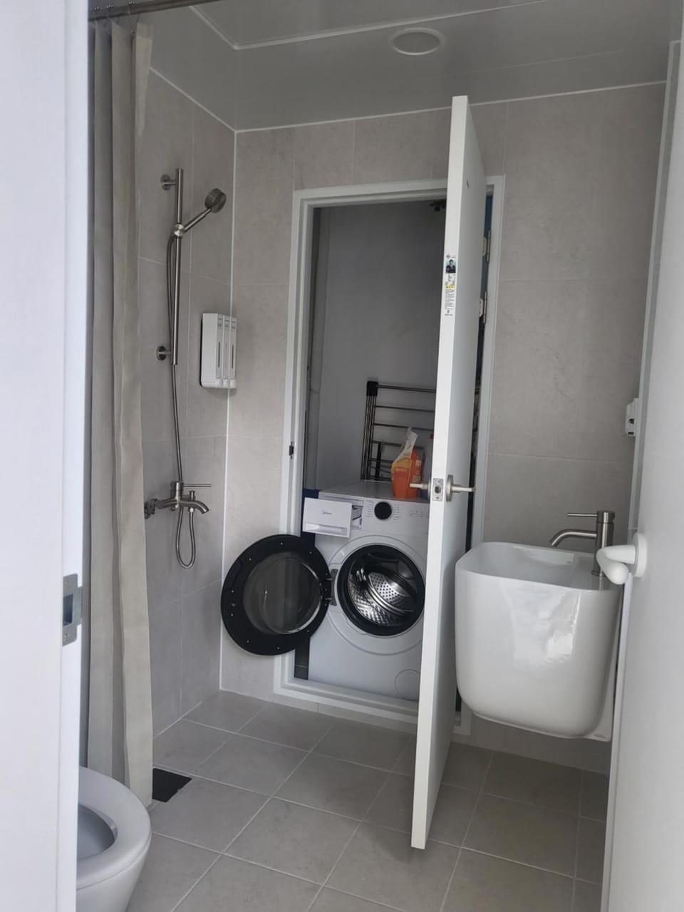 Shower, Toilet, Bathroom