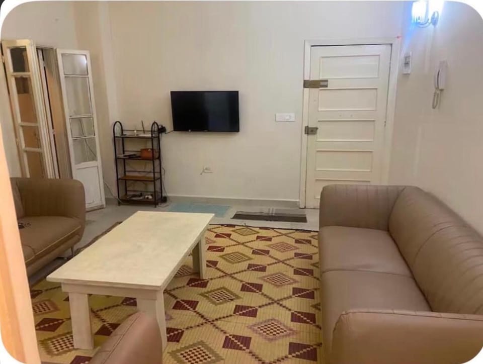 Cosy Furnished Apt 1 BR and 1 LVR with Terrace Apartment in Africa