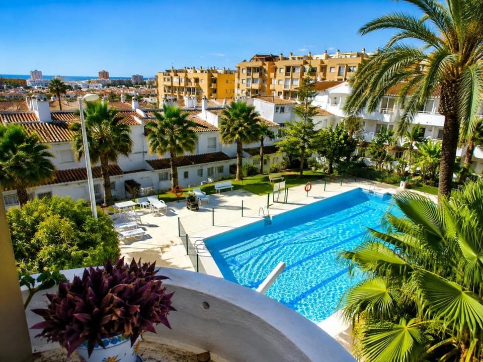 Nordic Sun Pool Retreat Apartment in Fuengirola