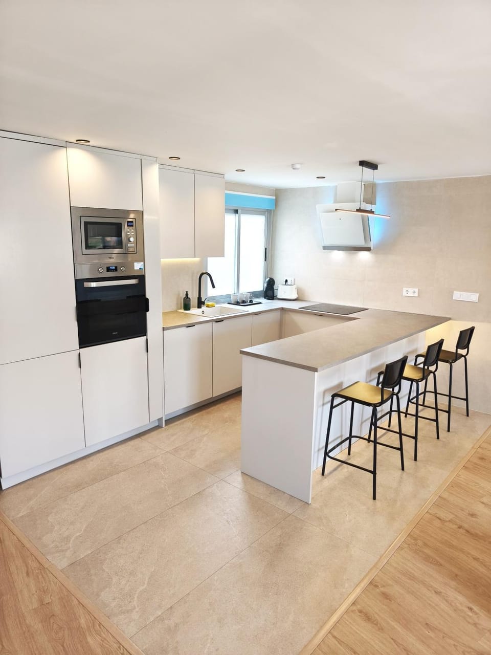 Kitchen or kitchenette, Dining area, dishwasher, oven, stove, toaster