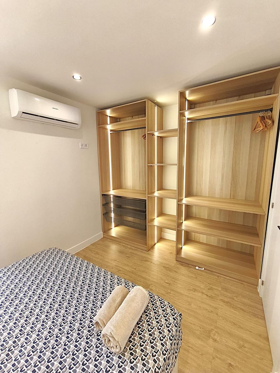 Bed, Photo of the whole room, Bedroom, towels, wardrobe, air conditioner