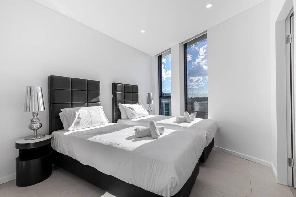 Sunlit Modern 2BR/2BA Oasis Balcony & City Views Apartment in Marrickville
