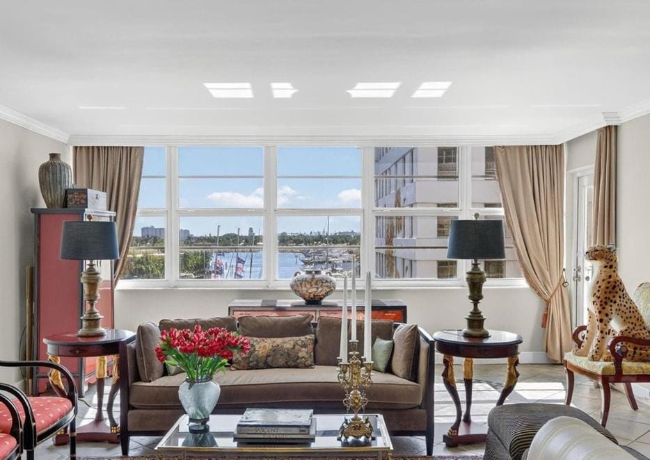 Spacious Two Bedroom Residence with Waterfront Views Apartment in Fort Lauderdale
