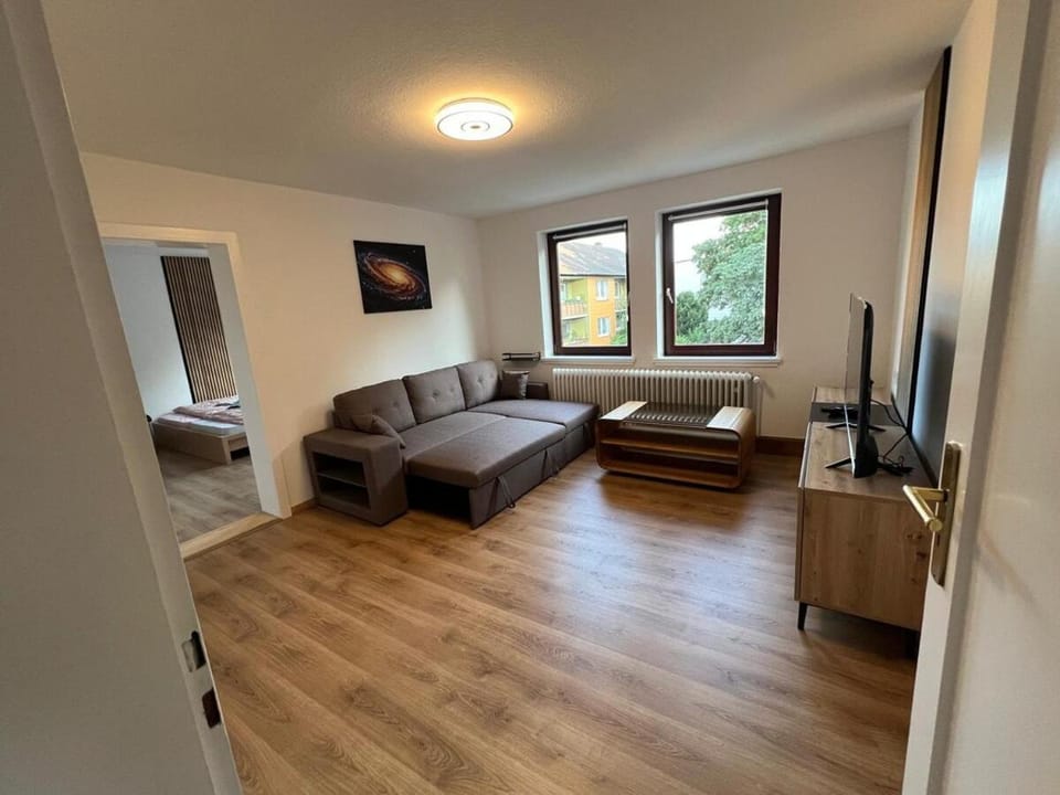 4-room apartment near Wilhelmshöhe train station Stadthalle Herkules Apartment in Kassel