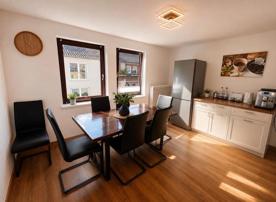 4-room apartment near Wilhelmshöhe train station Stadthalle Herkules Apartment in Kassel