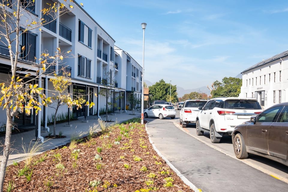 Property building, Street view