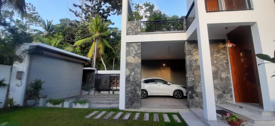Villa Plumeria by Tharu Properties Villa in Galle