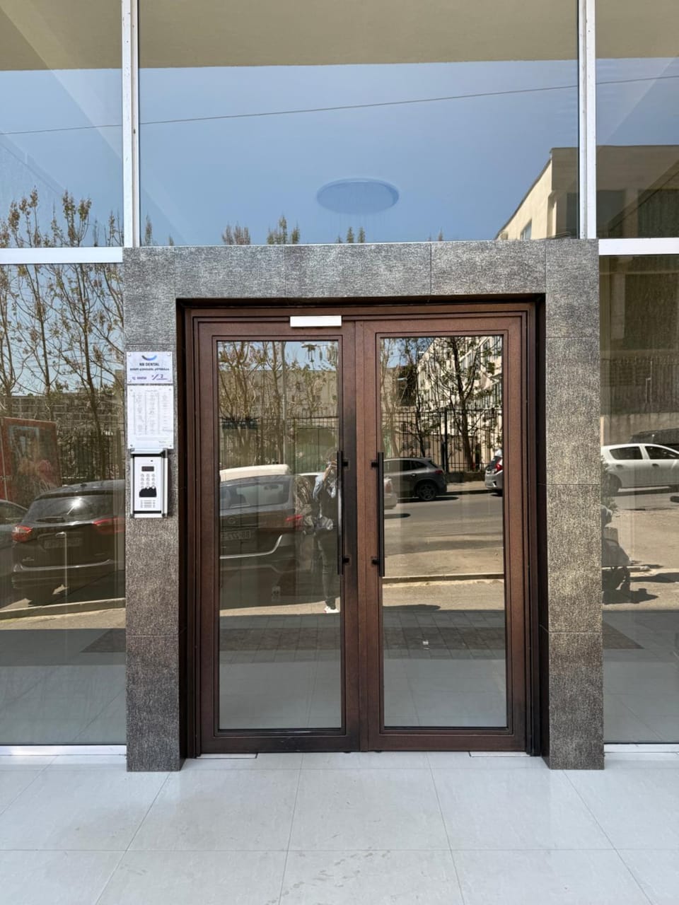 Facade/entrance