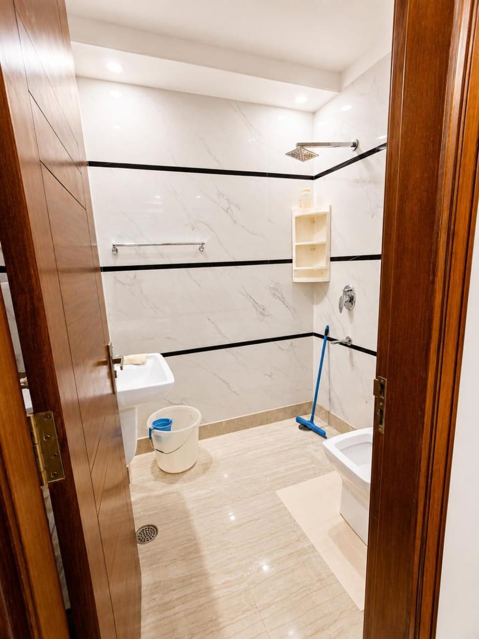 3 BHK Serviced Apt Vasant Kunj Enclave Nr Airport Apartment in New Delhi